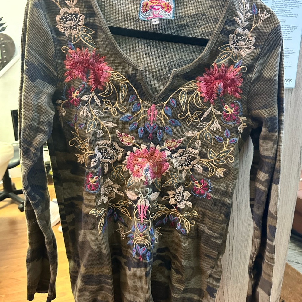 Johnny Was Embroidered Floral Camouflage Thermal Top -Sweatshirt